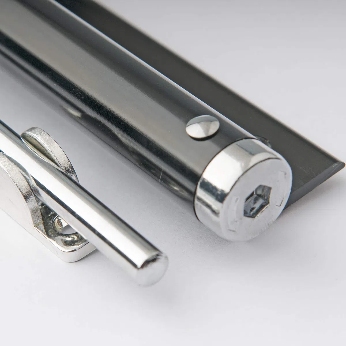 Cierrapuertas livianos de aleación de aluminio, livianos como una pluma, con resorte, ajustables, montados automáticamente para uso residencial y comercial (180 mm negro con 5 tornillos)