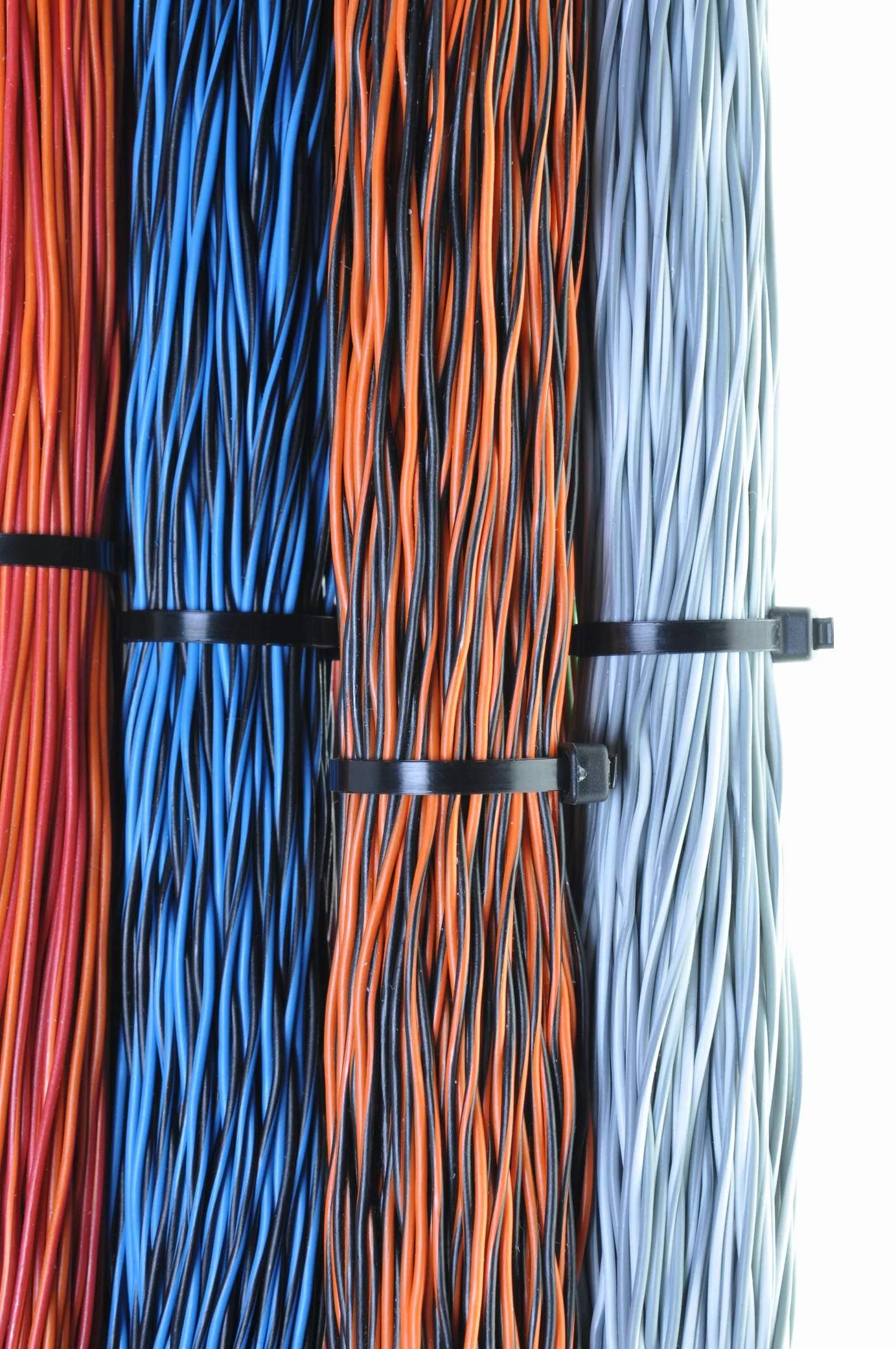GTSE - Paquete de 100 bridas negras con cremallera, 35,5 x 0,5 cm, 22,7 kg de fuerza, bridas de nailon de 370 mm x 4,8 mm