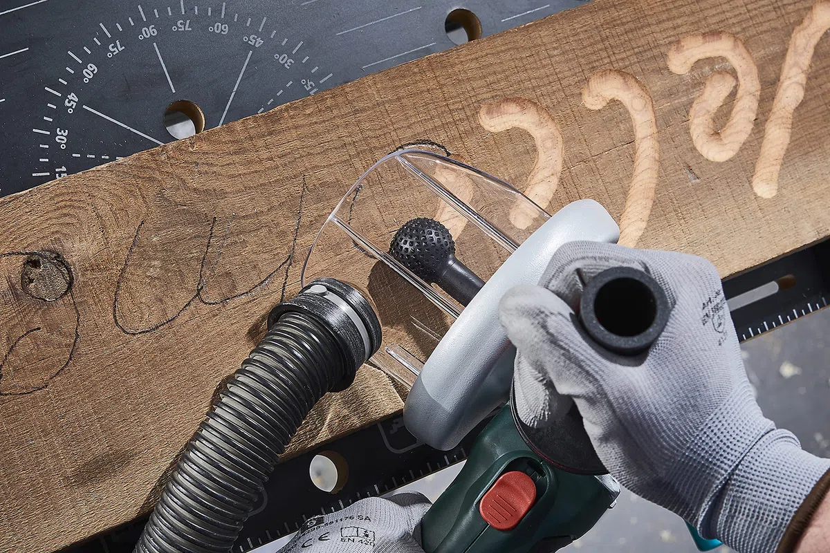 wolfcraft Campana de aspiración para amoladora angular I 4399000 I Para mecanizar madera con seguridad y sin polvo con n.º ref. 4387000, 4386000, 4385000