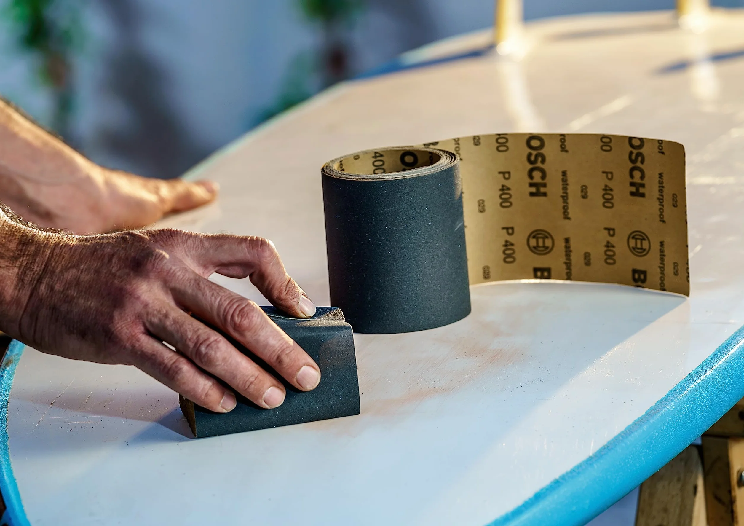 Bosch Professional 1x Rollo de Lija (para Material de recubrimiento, Barniz, 93 mm x 5 m, Grano 400, Accessorio Lijado Manual)